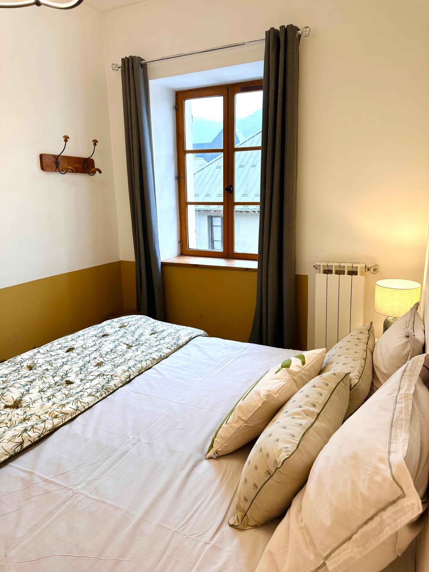Auberge Le Glacier Bleu Mont-Dauphin Quarto foto